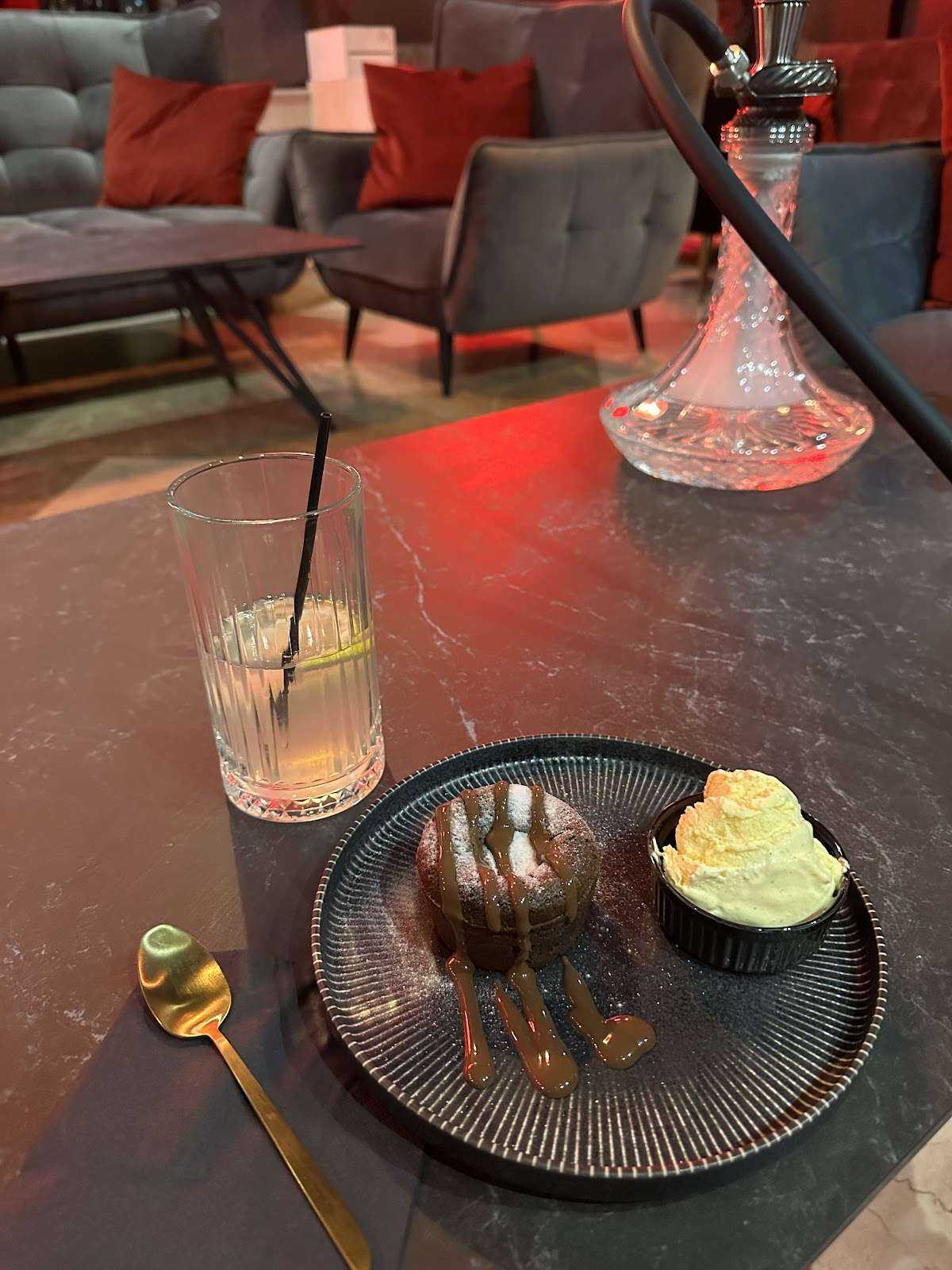 Бар Hookah Place Varna | Чайка