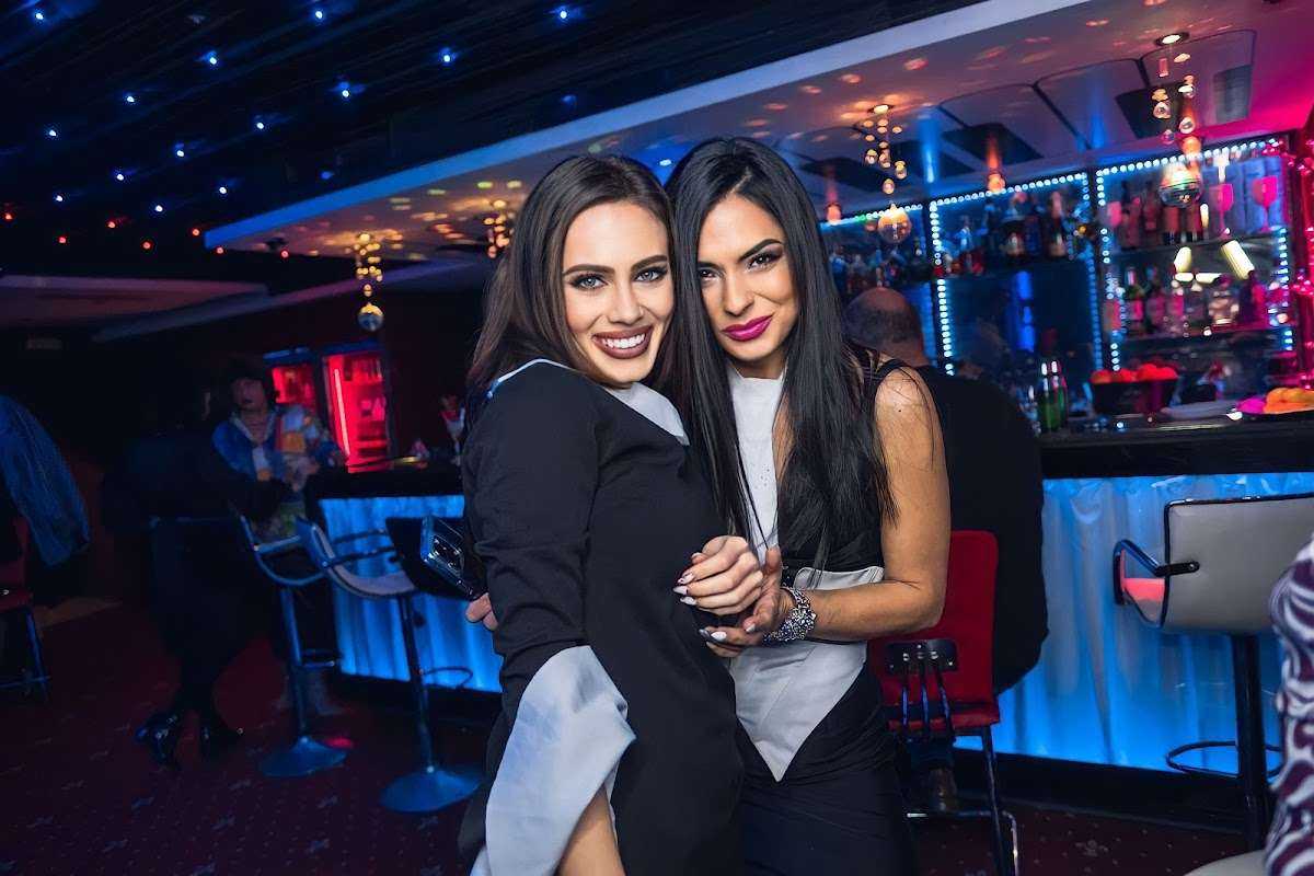 Бар Пиано бар Джаки | Варна