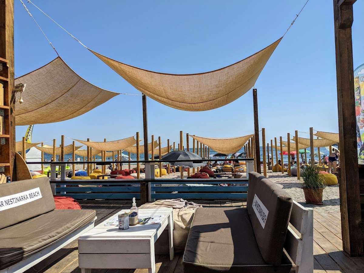 Бар Q-Bar Nestinarka Beach Царево