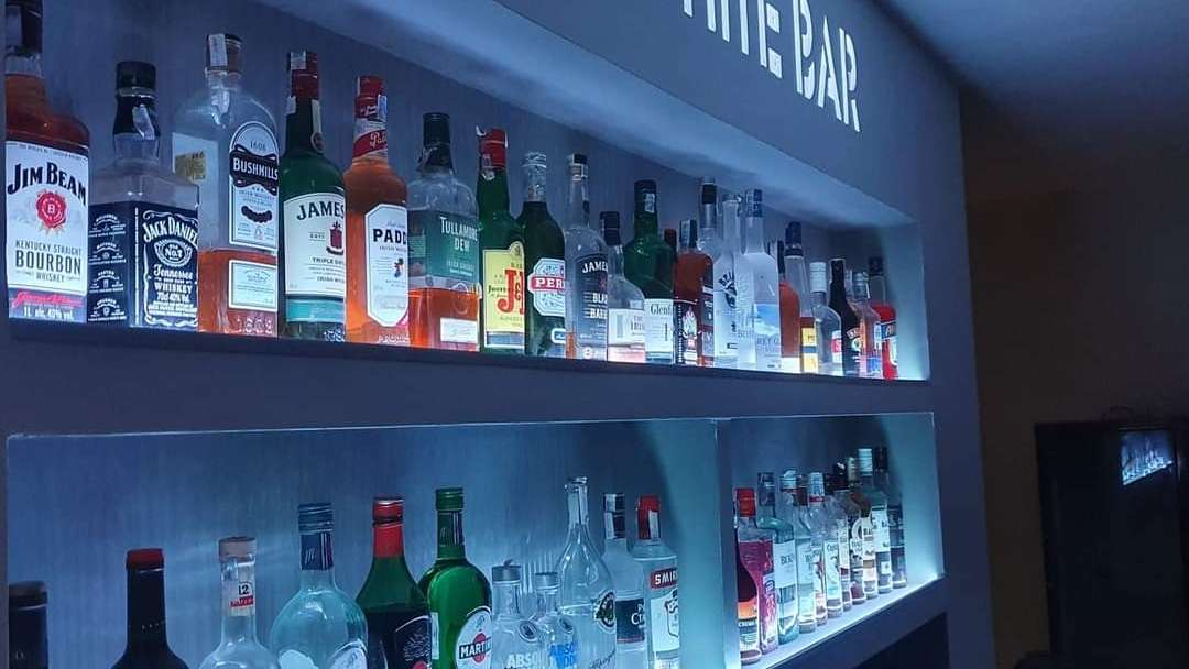 Бар The White Bar | Враца