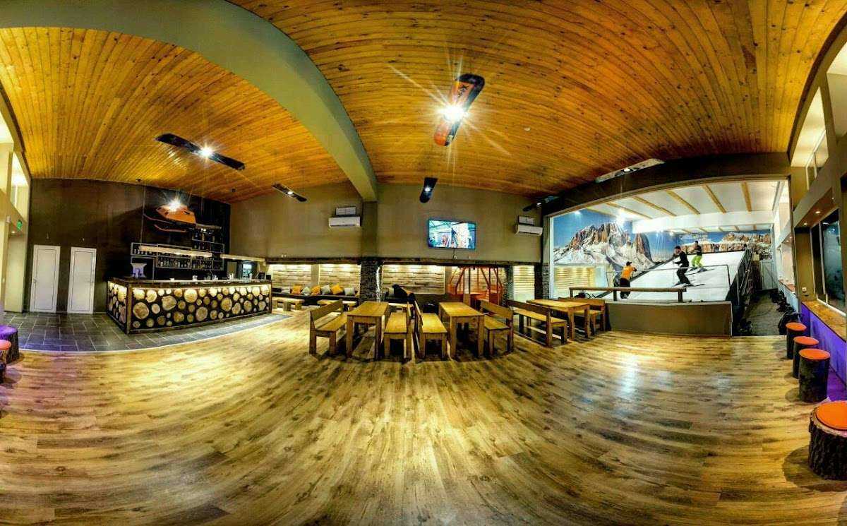 Хотел CARVE Indoor Ski, Board & Bar | София