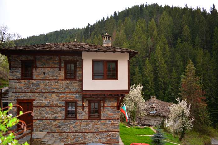 Хотел Къща за гости Широка Лъка - Гайтана/ Rhodope House Gaitana | Широка лъка