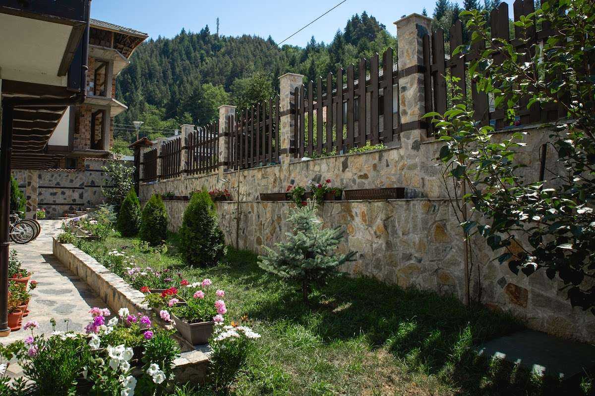 Хотел Къща за гости „Топалови | Златоград