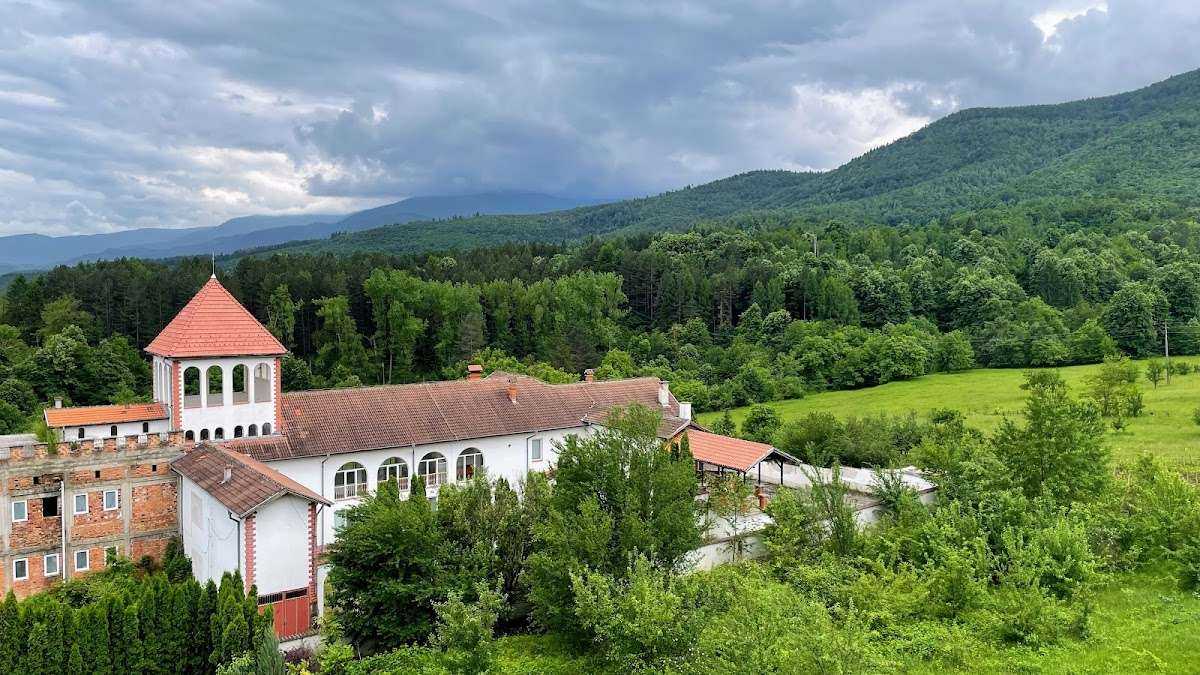 Хотел Комхотел Берковица