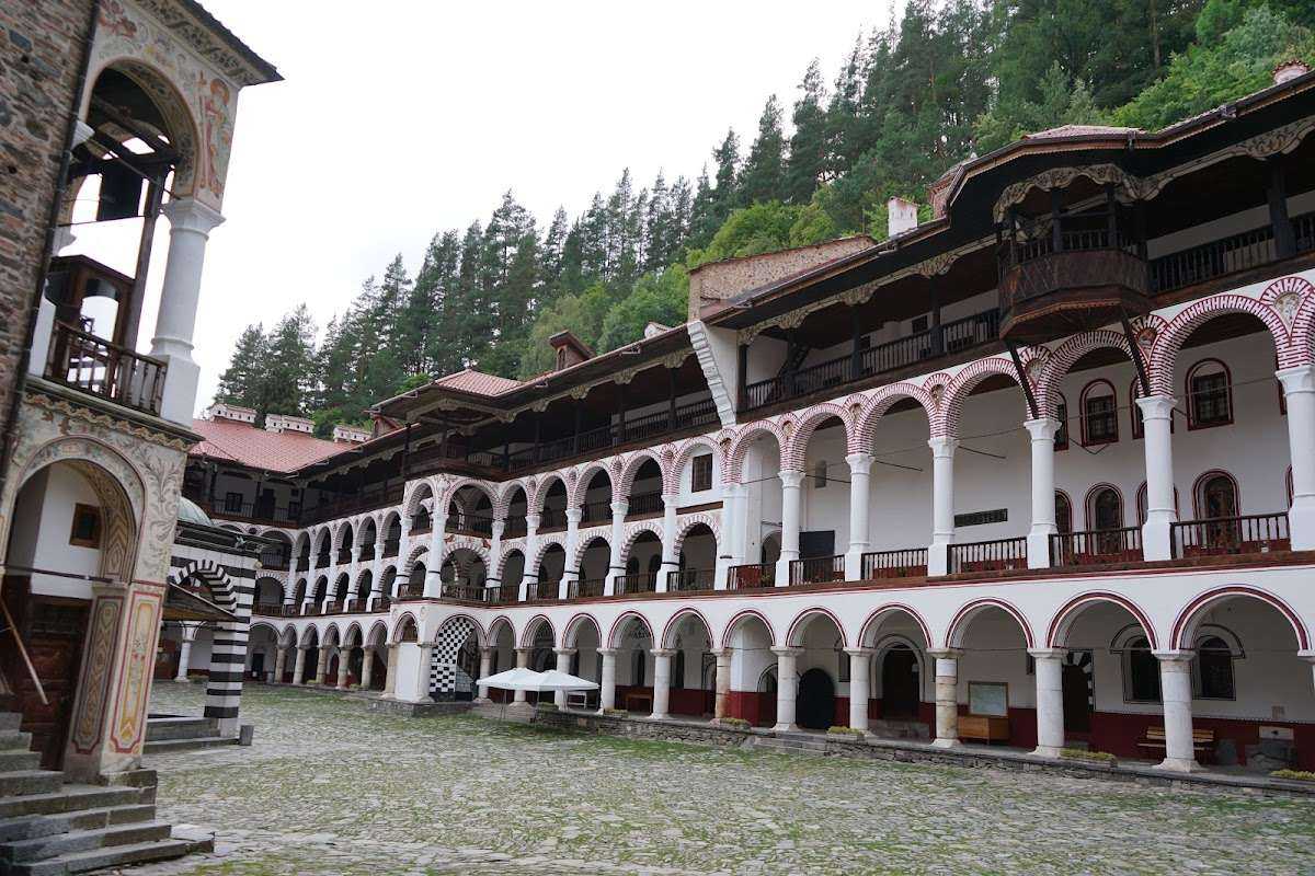 Хотел Манастирски апартаменти | Рилски манастир