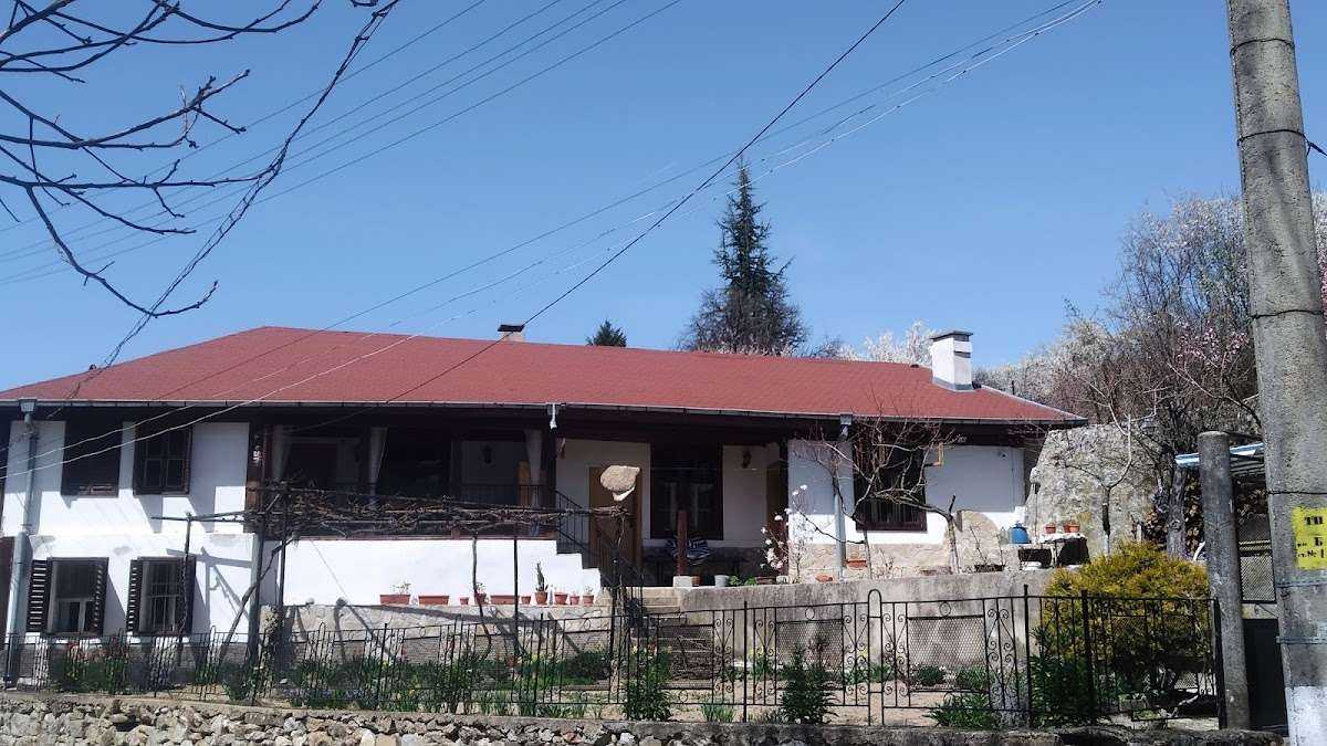 Хотел Ракиджийницата Свежен