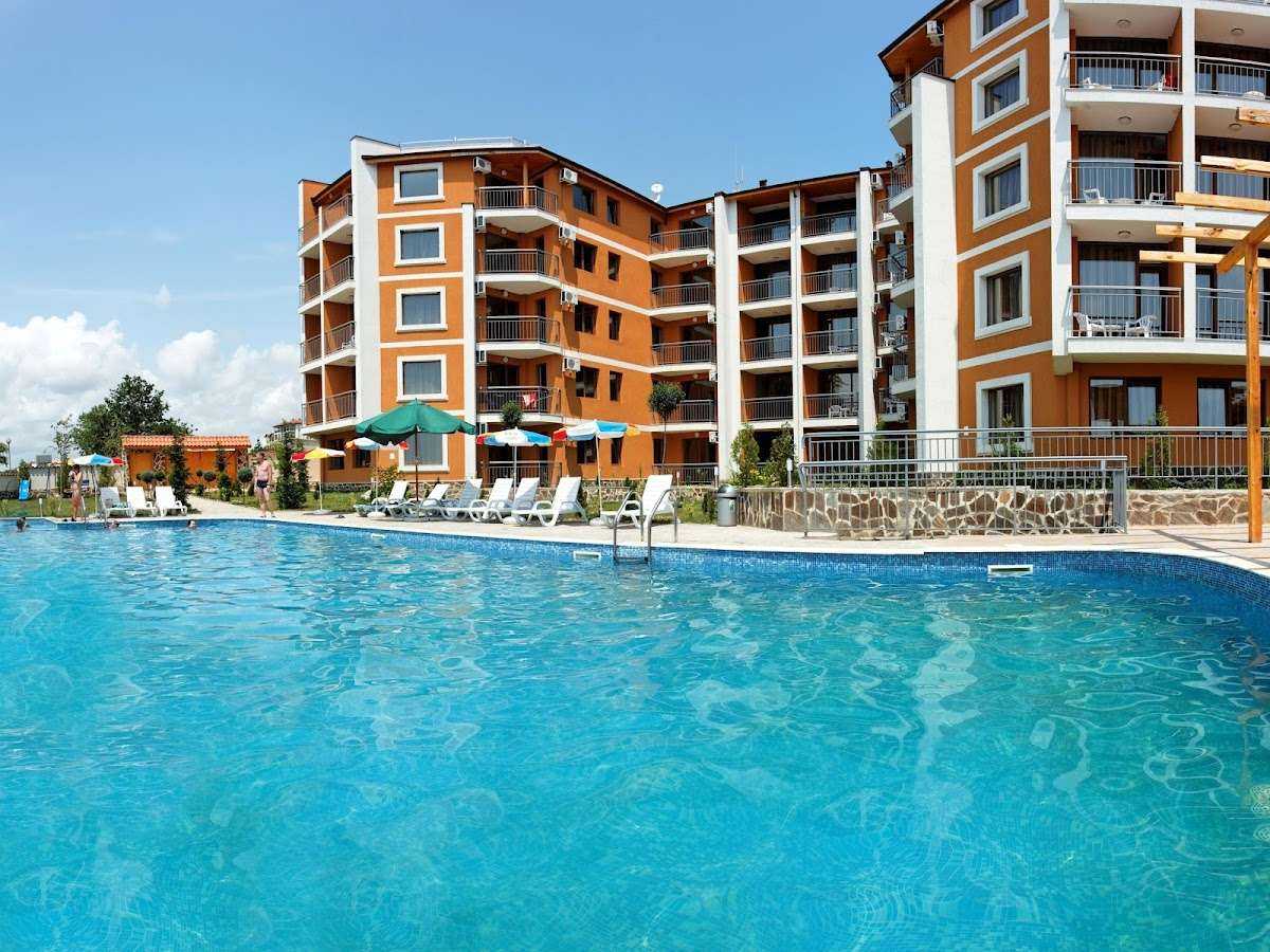 Хотел Vemara Club Hotel Обзор