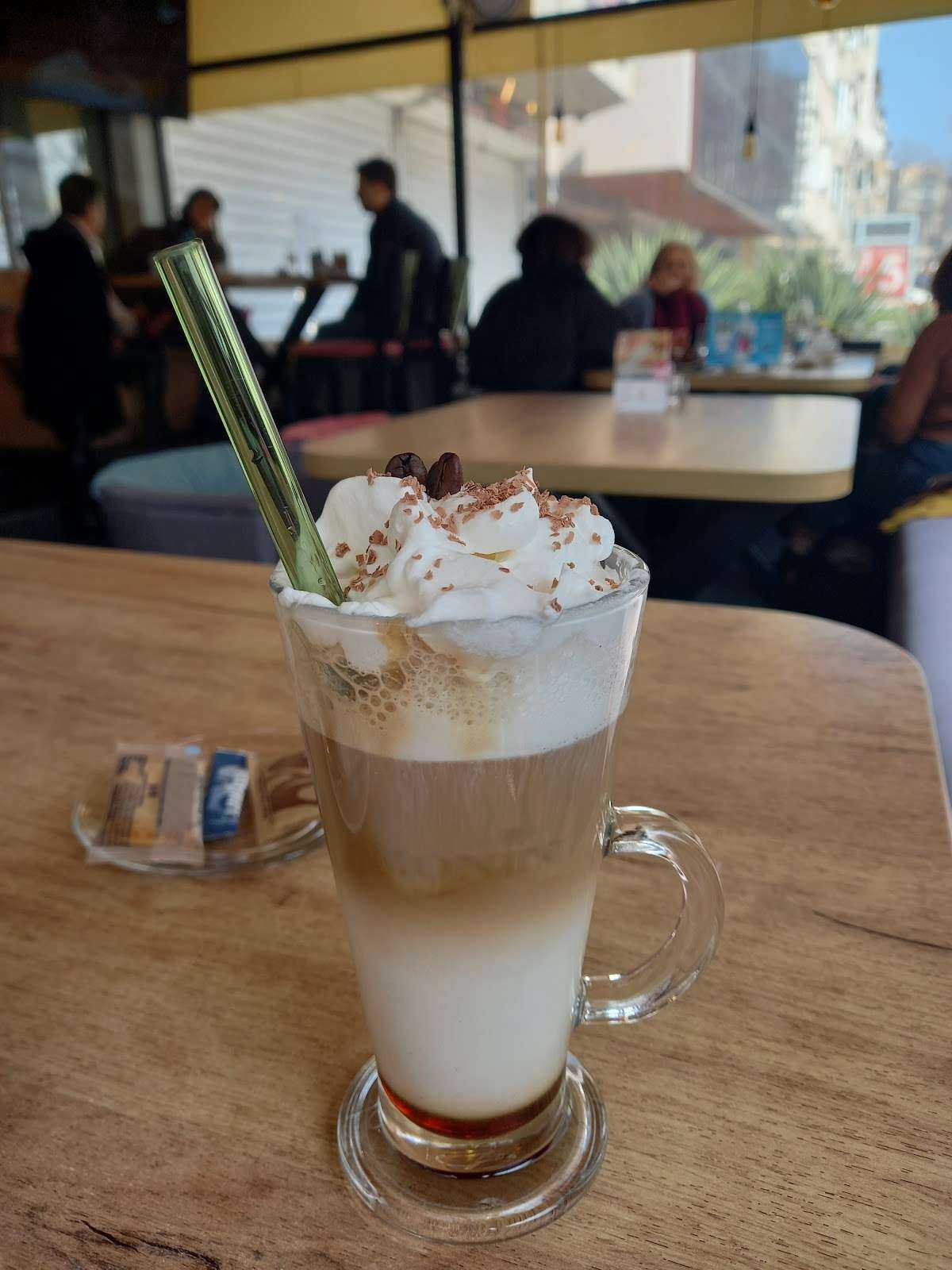 Кафе-аператив "Съни" | Левски