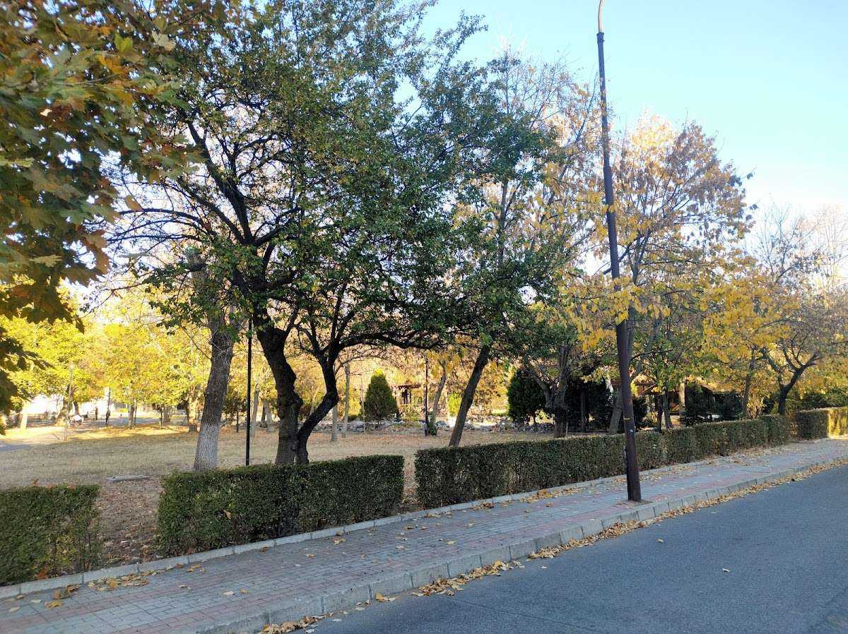 Парк Градски парк "Нури Адалъ" | Момчилград