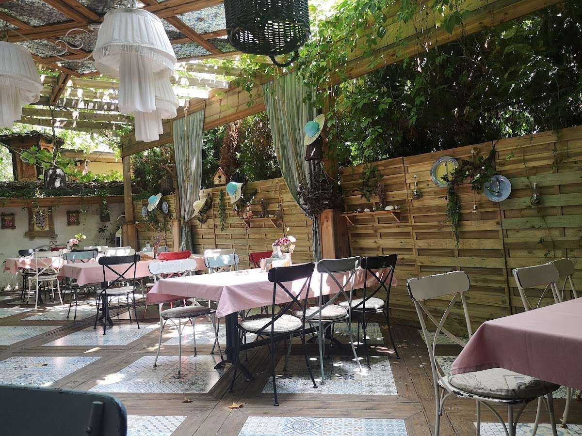 Ресторант Bistro Happy House | Левски