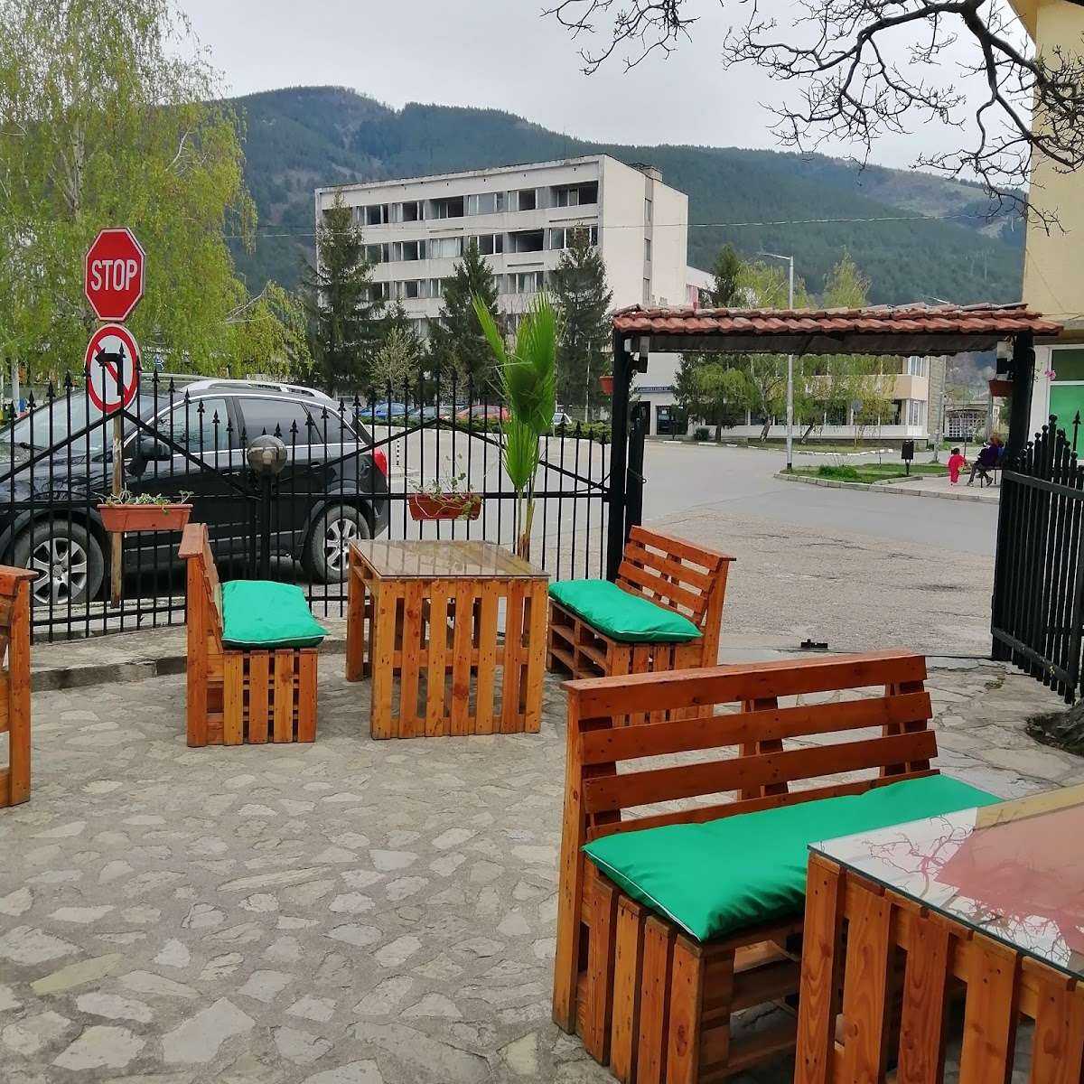 Ресторант Бистро „Ореха Твърдица