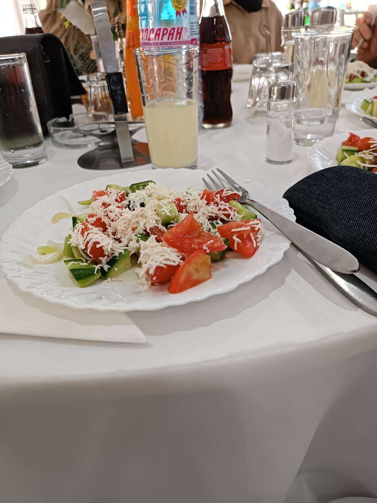 Ресторант Комплекс Басейна | Момчилград