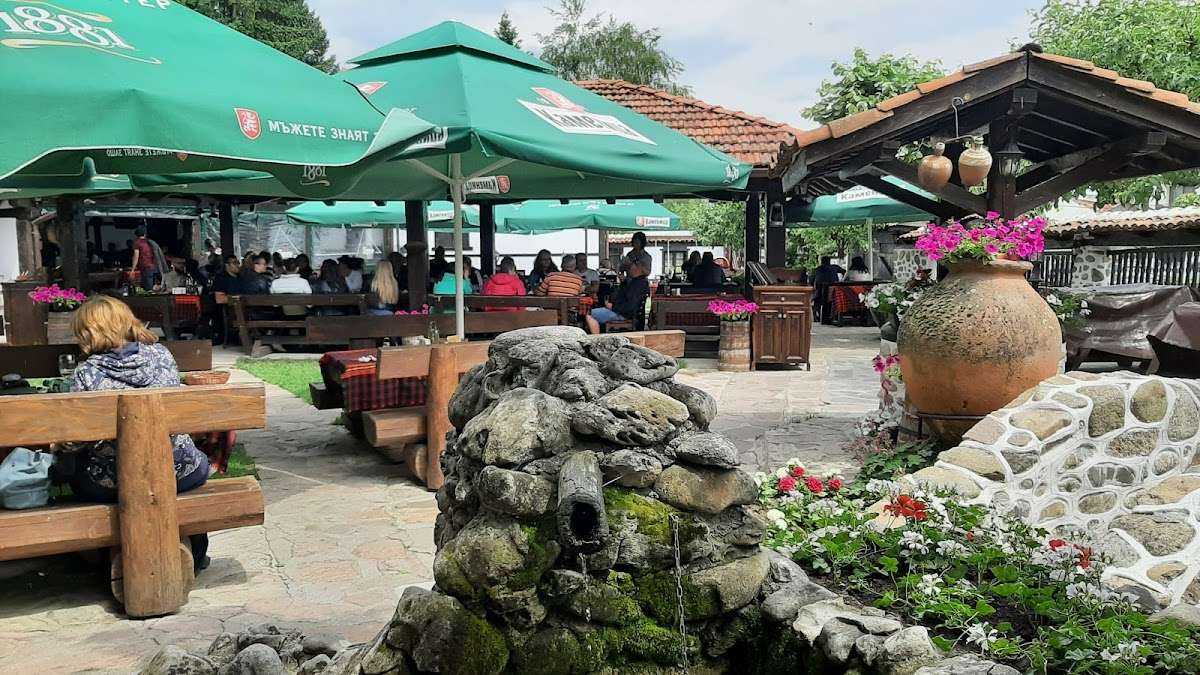 Ресторант "Македонска кръчма" СПА хотел и механа Добринище
