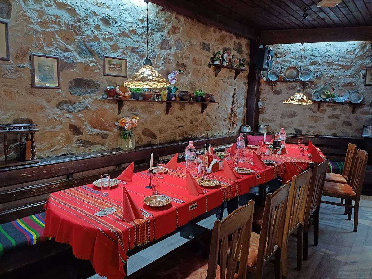 Ресторант механа "Под старата круша" | Копривщица