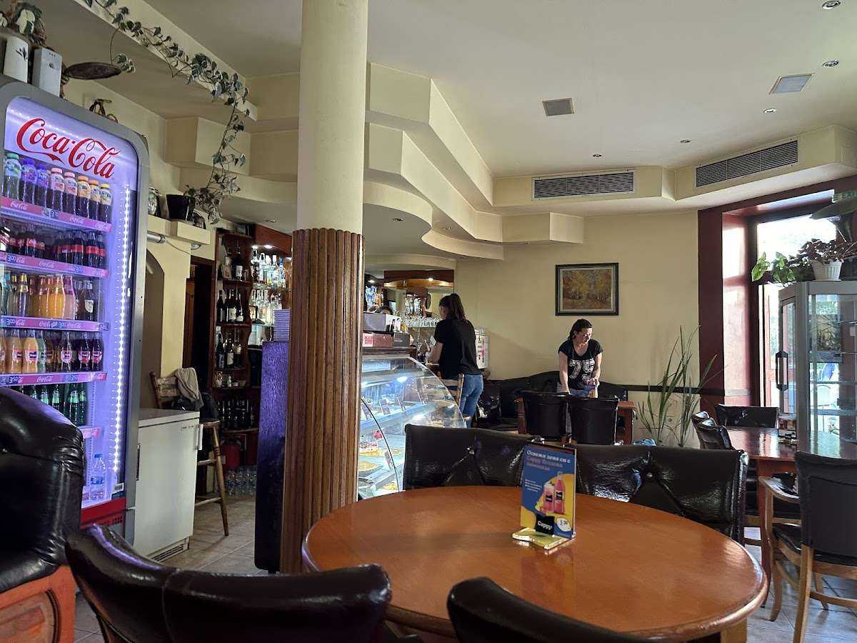 Ресторант Vienna saloon Виенски салон Чепеларе