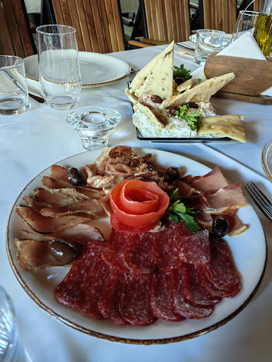 Ресторант Витоха ресторант - градина / Vitoha restaurant - garden София