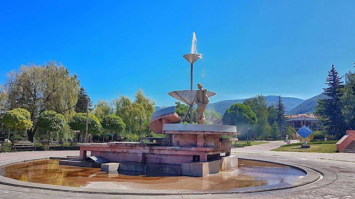 Забележителност Площад „Гейзера | Сапарева баня